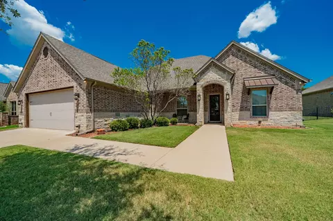 2041 Clive Dr, Granbury, TX 76048