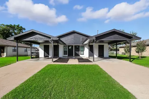 132 Meador Ln, Burleson, TX 76028