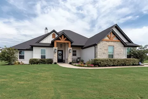 1512 W Trail Ln, Cleburne, TX 76033