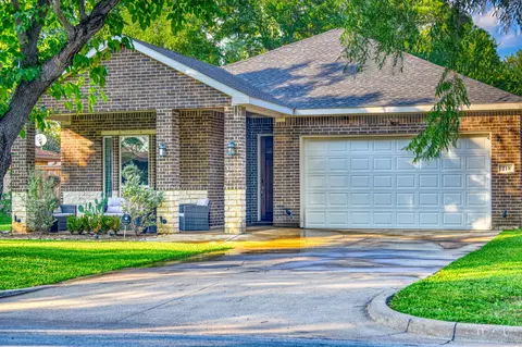 218 Town North Dr, Terrell, TX 75160