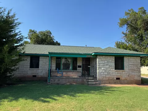 1012 W Custer St, Seymour, TX 76380
