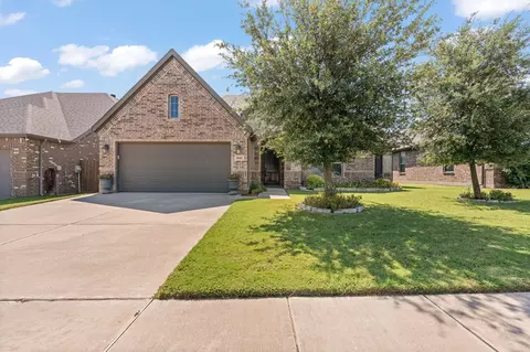 1643 Fraser Dr, Burleson, TX 76028