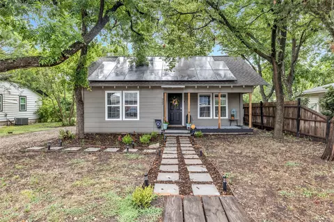 323 S Main St, Cedar Hill, TX 75104