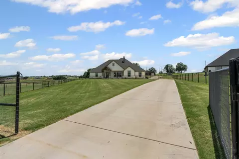 1167 Paradise Pkwy, Poolville, TX 76487