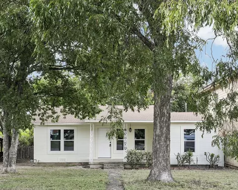 8028 Hanon Dr, White Settlement, TX 76108