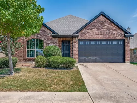8209 Tierra Del Sol Rd, Arlington, TX 76002
