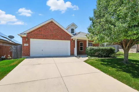 5521 Creek Hill Ln, Fort Worth, TX 76179