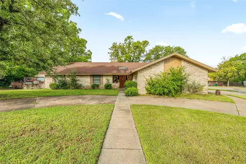 1190 N Charlotte Ave, Stephenville, TX 76401