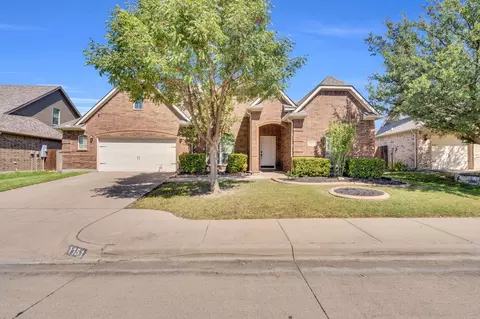 1151 Clairemont Ln, Burleson, TX 76028