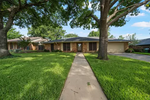 2520 Bowling Green St, Denton, TX 76201