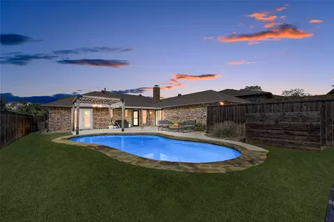 1716 Rosemeade Cir, Carrollton, TX 75007