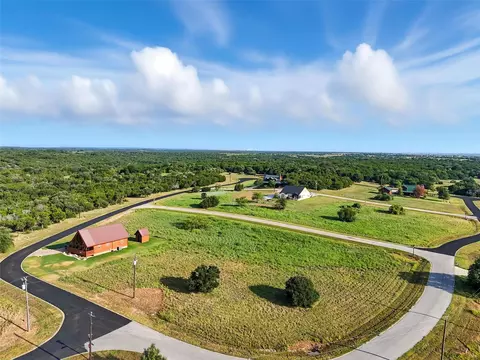 8457 Bruntsfield Loop Dr, Cleburne, TX 76033 photo 2