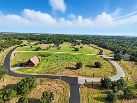 8457 Bruntsfield Loop Dr, Cleburne, TX 76033 photo 4