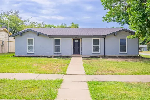 1626 Travis St, Garland, TX 75042
