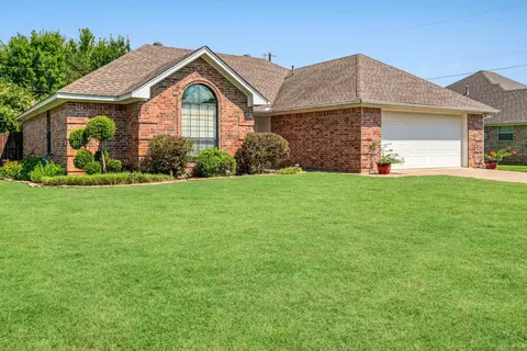 155 SW 44th, Paris, TX 75460
