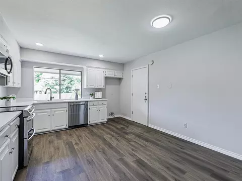 2013 E Collins Blvd, Richardson, TX 75081 photo 10