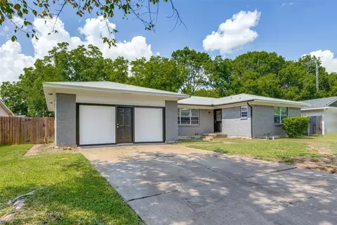 1116 S Idlewild Dr, Sherman, TX 75090