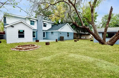 811 Wyche Dr, Irving, TX 75061
