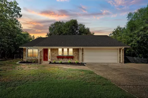 13780 Harbor Dr, Woodway, TX 76712