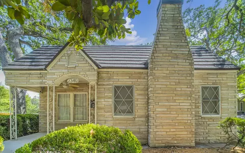 2340 Honeysuckle Ave, Fort Worth, TX 76111