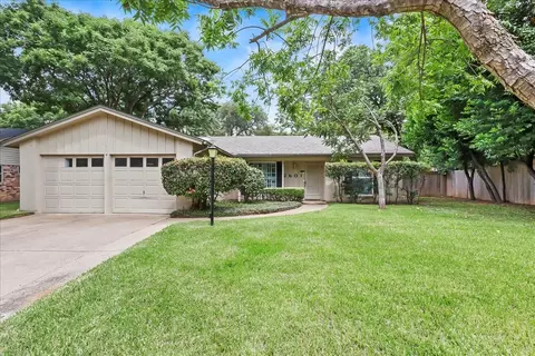 2601 Blackwood Dr, Arlington, TX 76013