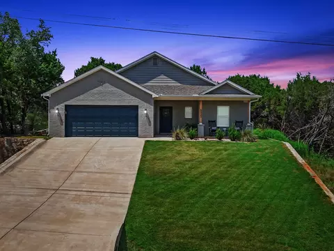5423 San Jacinto Dr, Granbury, TX 76048