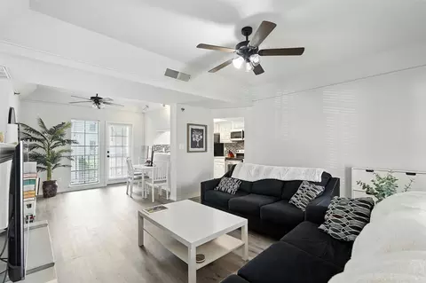 3105 San Jacinto St #205, Dallas, TX 75204