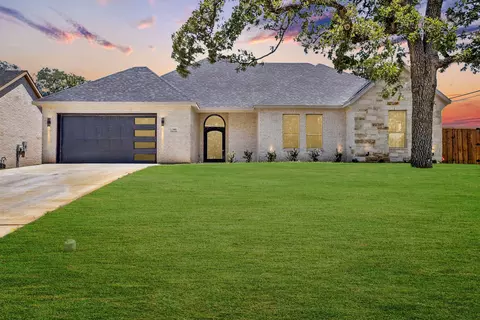 705 Ross Trl, Arlington, TX 76012