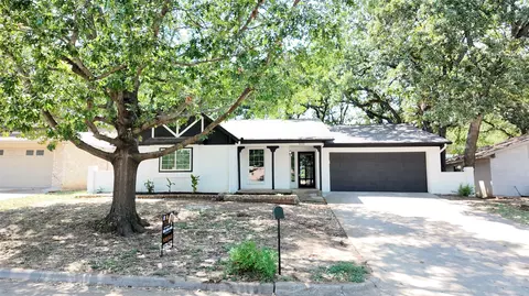 2522 Holt Rd, Arlington, TX 76006