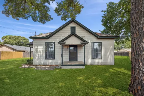 400 Matt Ln, Arlington, TX 76012