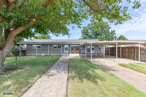 704 S Central Ave, Knox City, TX 79529