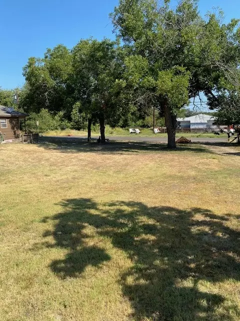 905 W Oak St, Weatherford, TX 76086