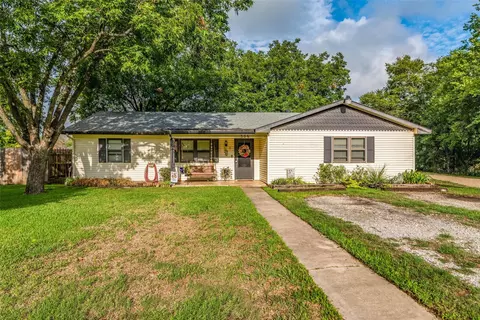 306 N Denison St, Bells, TX 75414