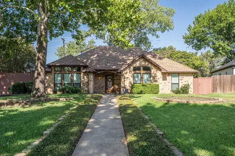 2962 Tumbleweed Ct, Grapevine, TX 76051