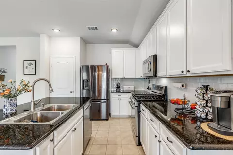 Kitchen - 1208 Johnson Dr, Celina, TX 75009 photo 3 of 5