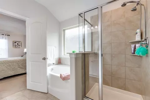 Bath - 1208 Johnson Dr, Celina, TX 75009 photo 3 of 3