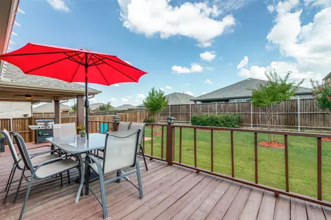 Exterior - 1208 Johnson Dr, Celina, TX 75009 photo 4 of 5
