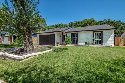 1122 Independence Trl, Grand Prairie, TX 75052