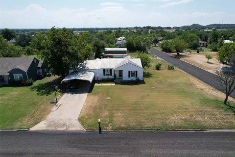 1030 Santa Clara Dr, Brownwood, TX 76801