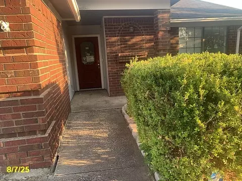 10709 Lone Pine Ln, Fort Worth, TX 76108
