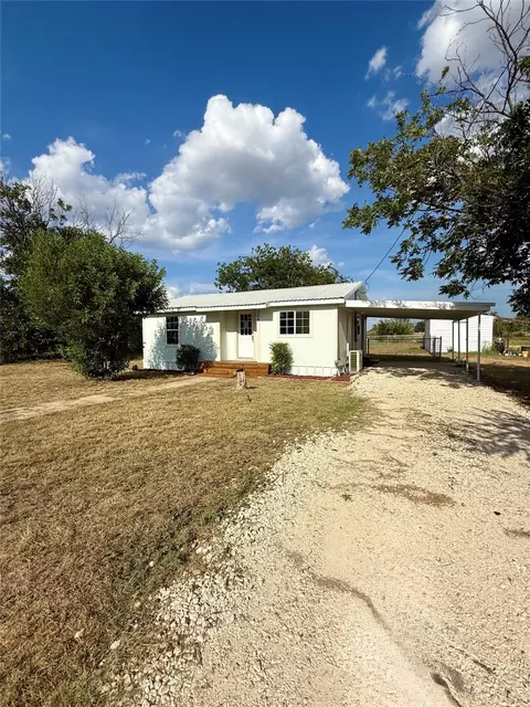 709 Fourth St, Bangs, TX 76823