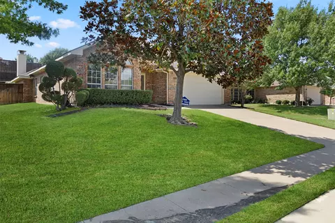 2032 Kenny Ct, Lewisville, TX 75067