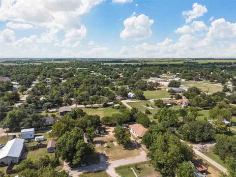View/Area - 222 East Farish Ave, Rosebud, TX 76570 photo 1 of 1