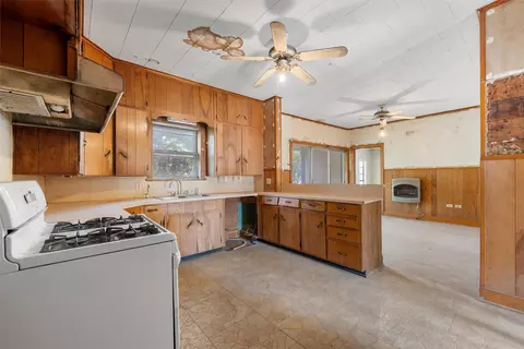 Kitchen - 222 East Farish Ave, Rosebud, TX 76570 photo 2 of 2