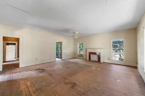 Living - 222 East Farish Ave, Rosebud, TX 76570 photo 1 of 2