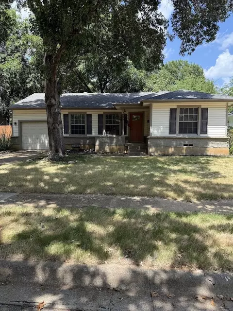 1715 Stewart Dr, Arlington, TX 76013