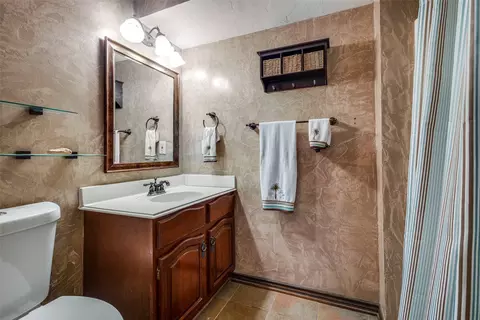 Bath - 204 Timberview Ct, Argyle, TX 76226 photo 1 of 2