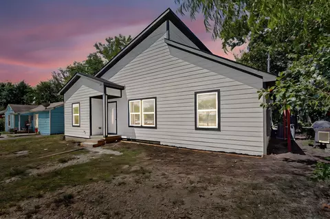 717 N Saint Augustine Dr, Dallas, TX 75217