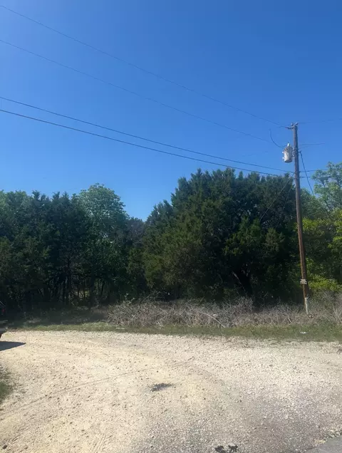 902 Plains Ct, Granbury, TX 76048
