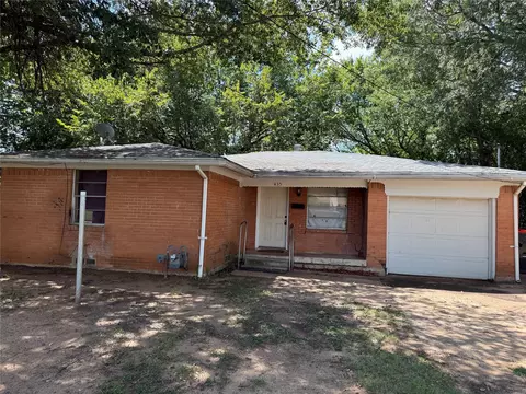 435 2nd St NE, Paris, TX 75460
